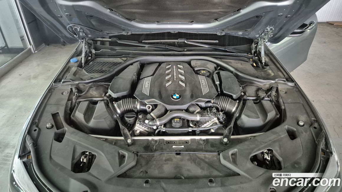 BMW 8-Series 2022