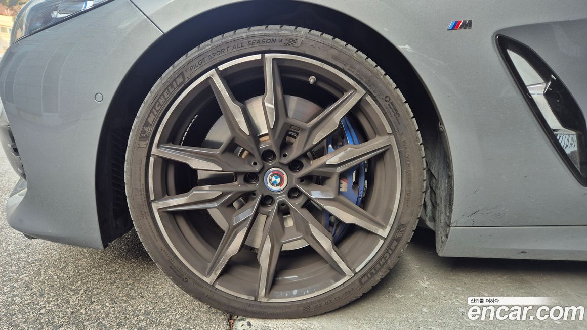 BMW 8-Series 2022