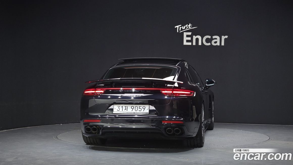 Porsche Panamera 2019