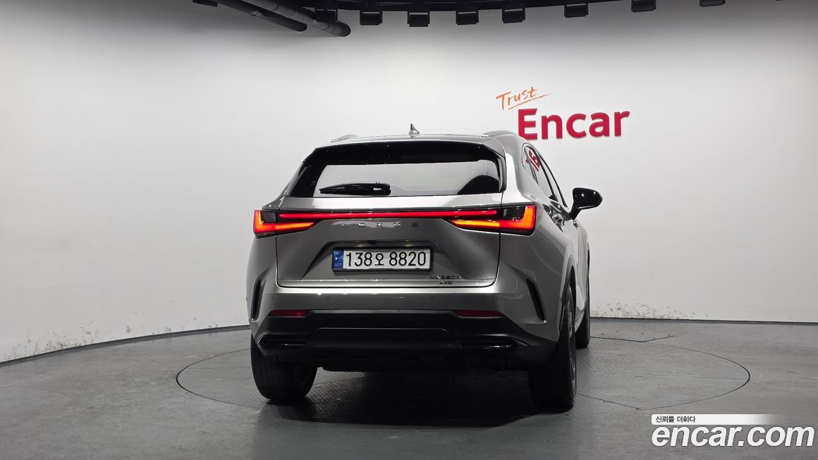 Lexus NX 2025