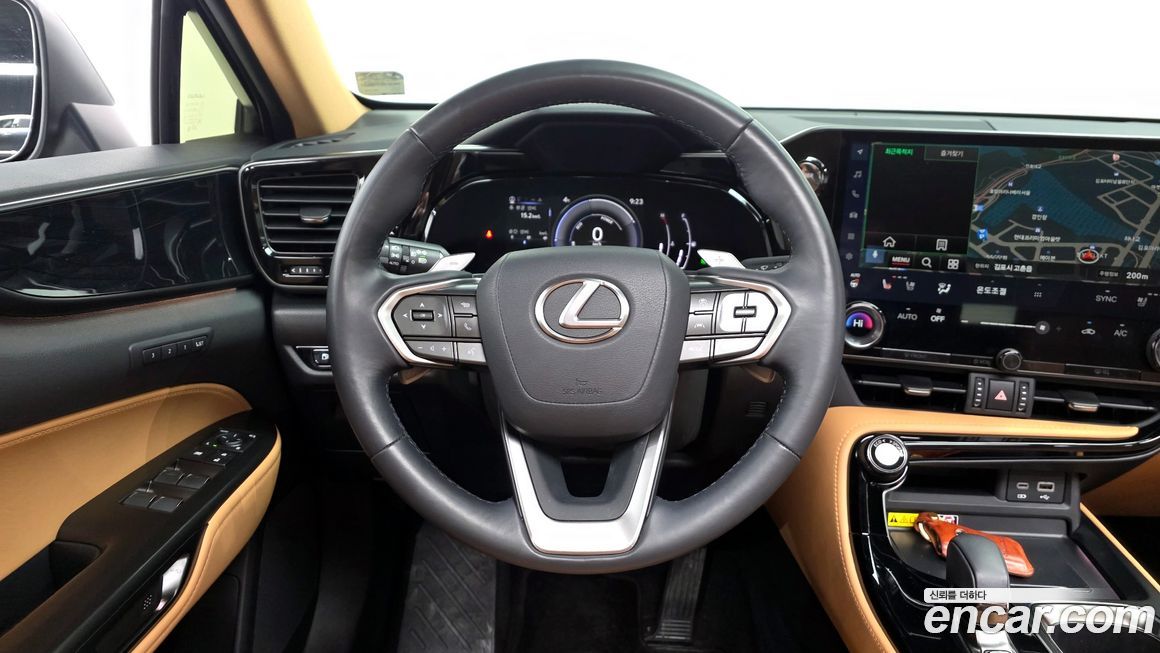 Lexus NX 2025