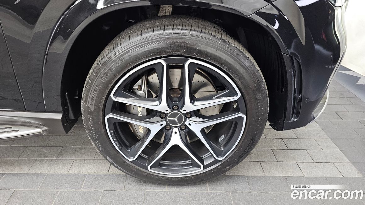 Mercedes-Benz GLE-Class 2021