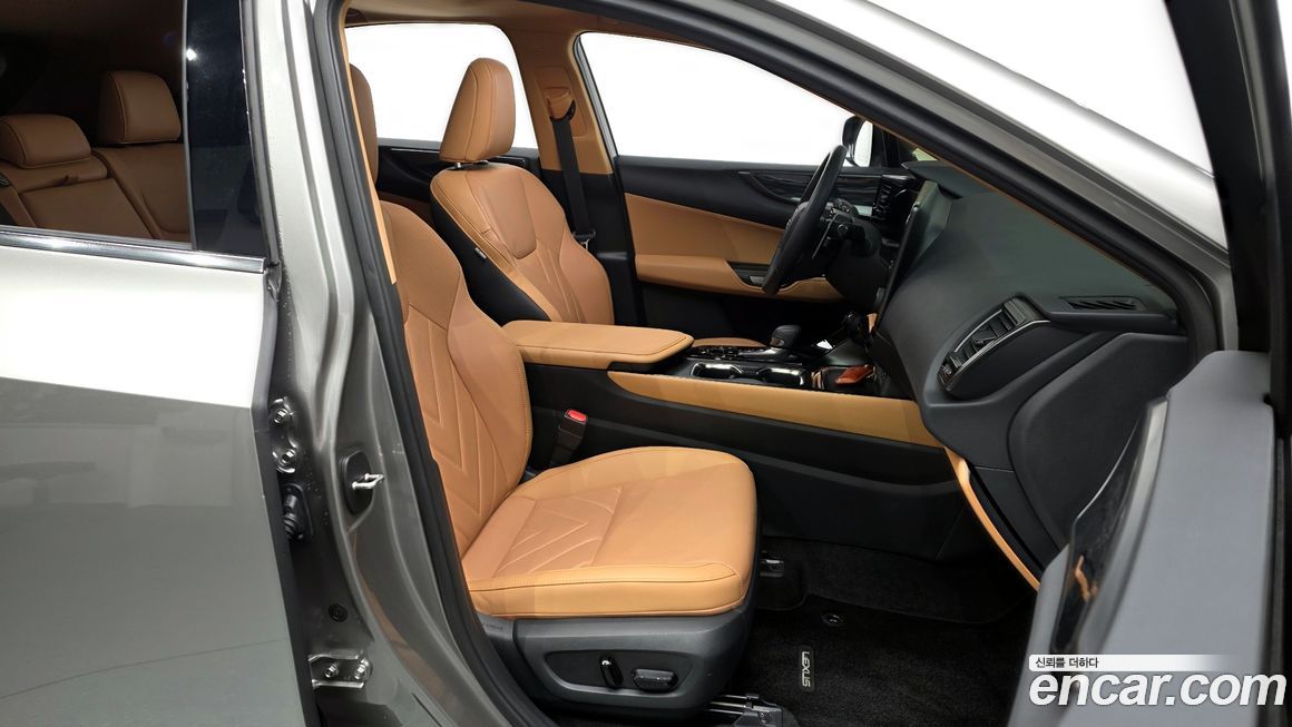 Lexus NX 2025