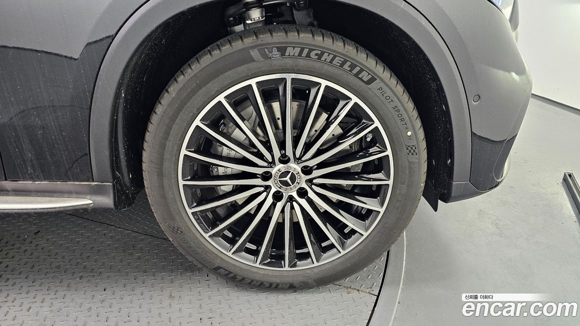 Mercedes-Benz GLC-Class 2026