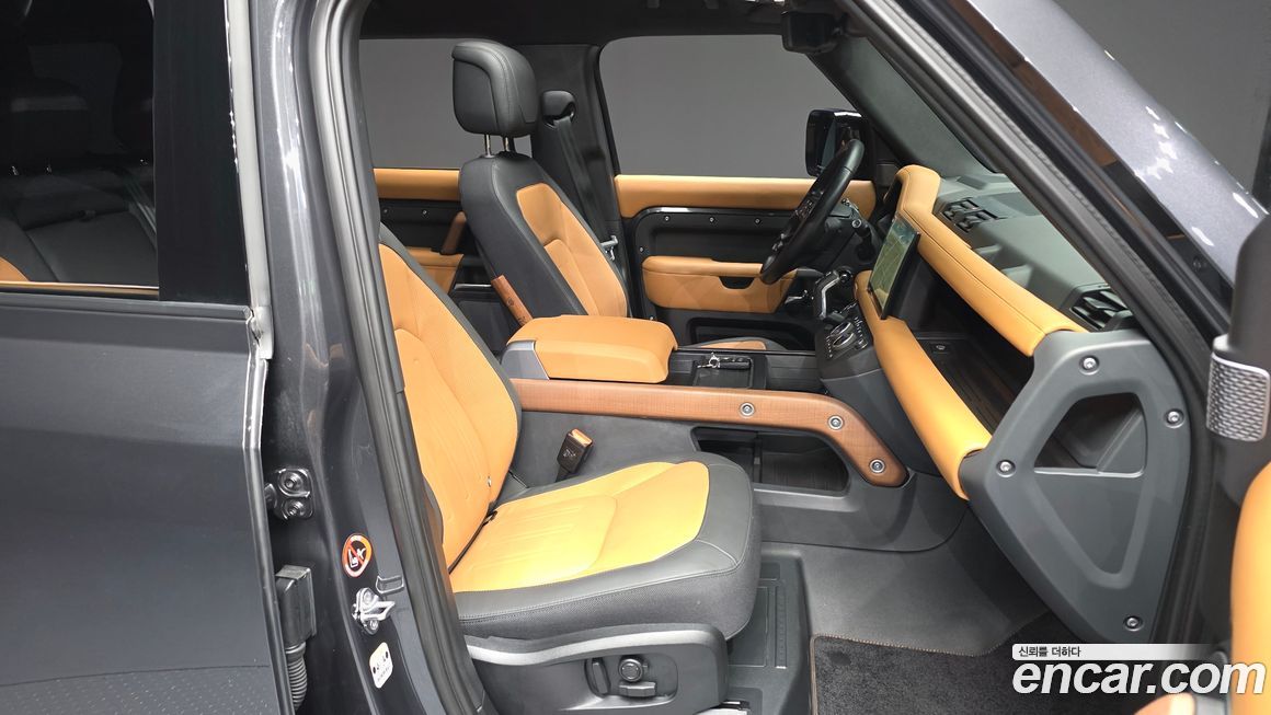 Land Rover Defender 2023