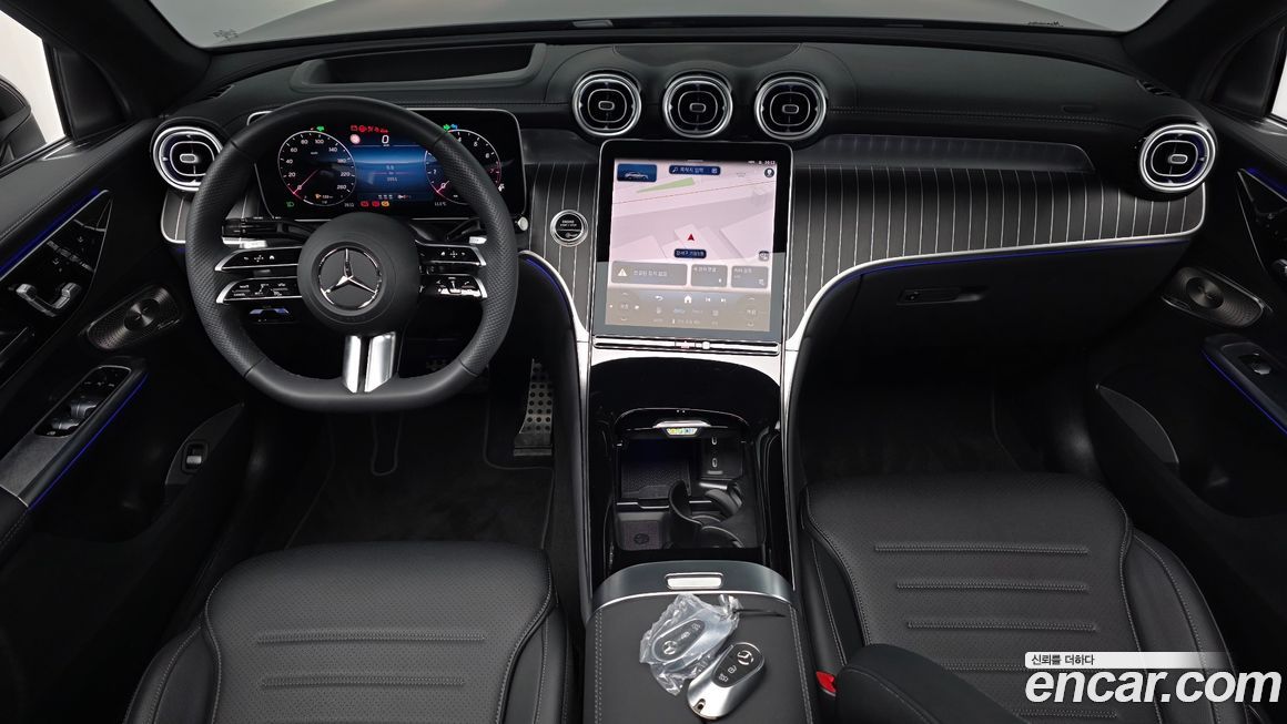 Mercedes-Benz GLC-Class 2025