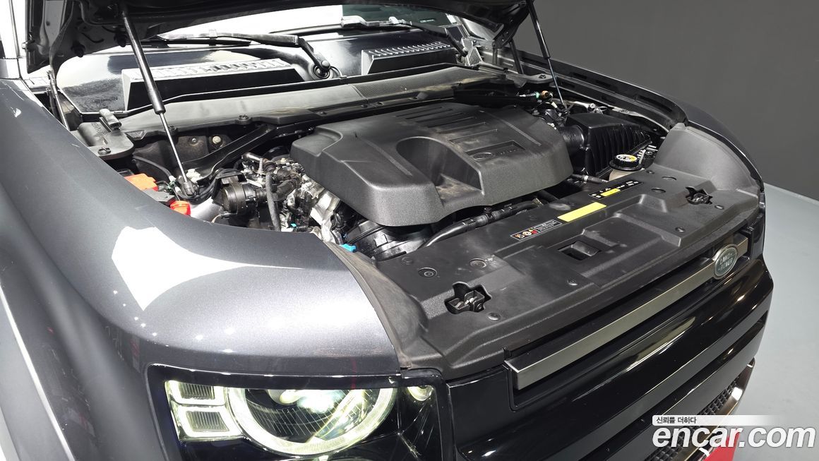 Land Rover Defender 2023