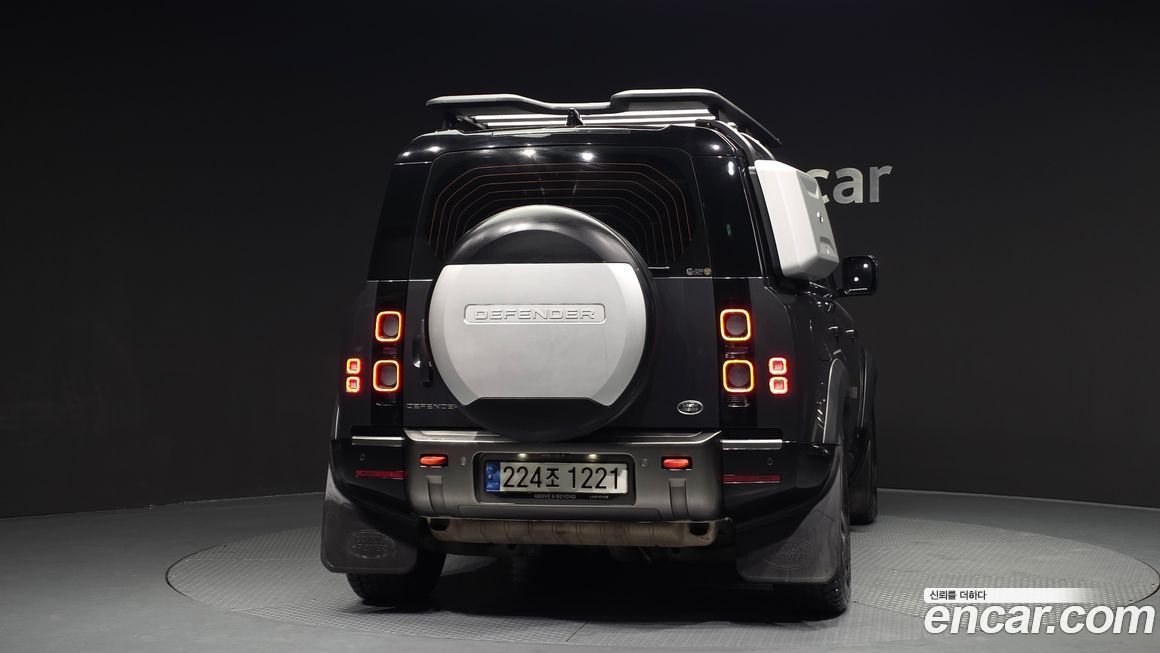 Land Rover Defender 2023