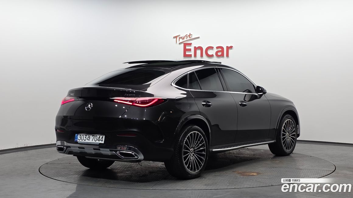 Mercedes-Benz GLC-Class 2025