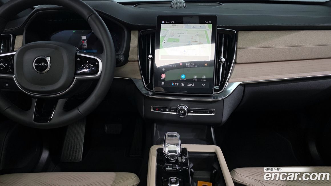 Volvo XC90 2025