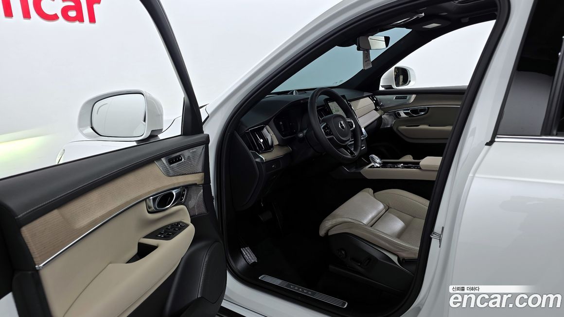 Volvo XC90 2025
