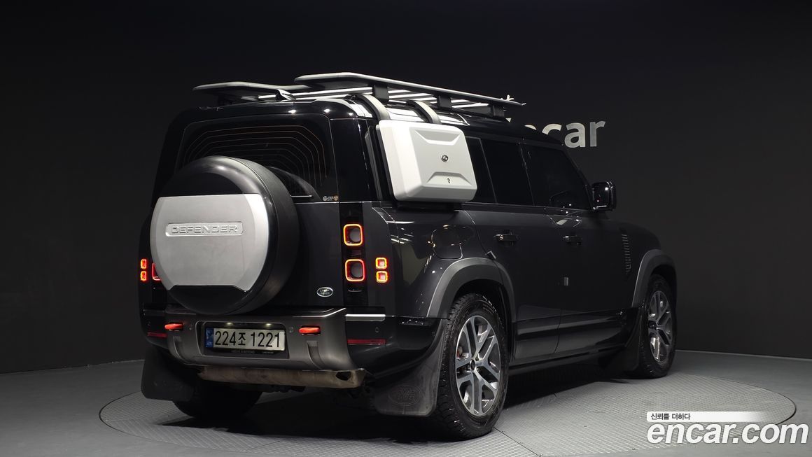Land Rover Defender 2023