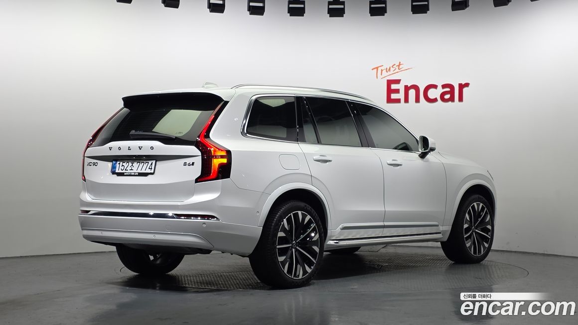 Volvo XC90 2025
