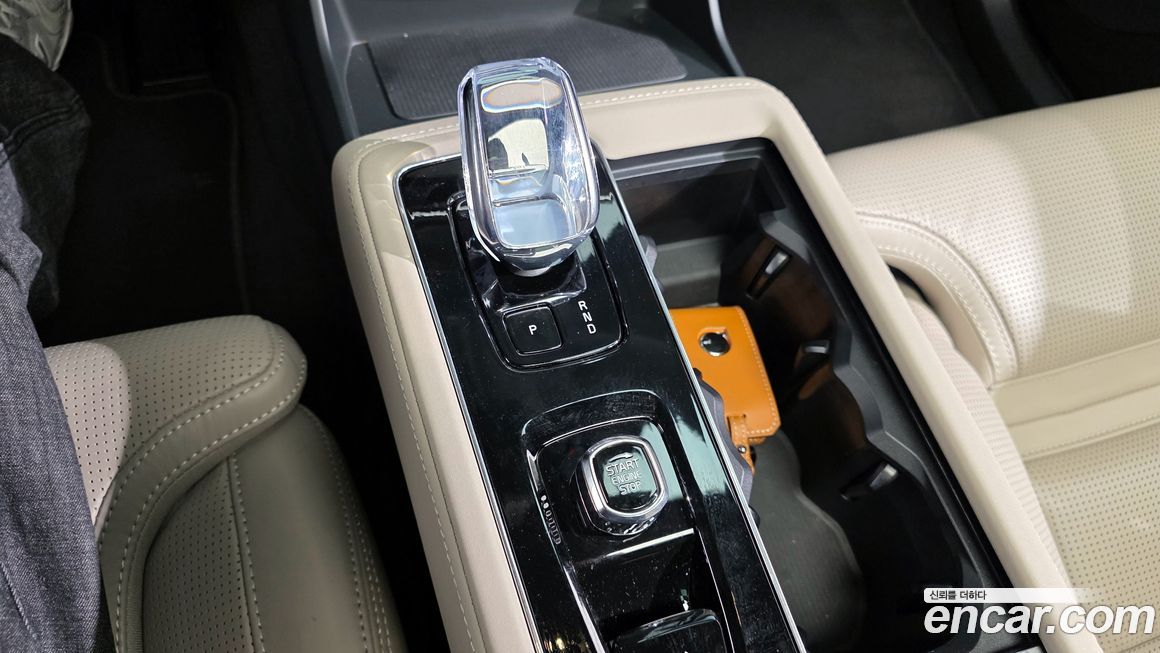 Volvo XC90 2025
