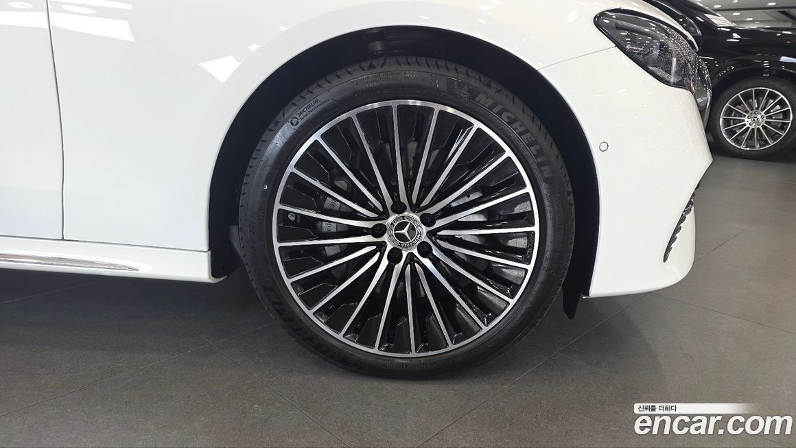 Mercedes-Benz E-Class 2025