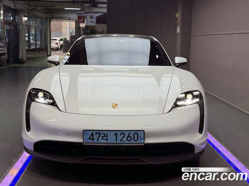 Porsche Taycan 2021