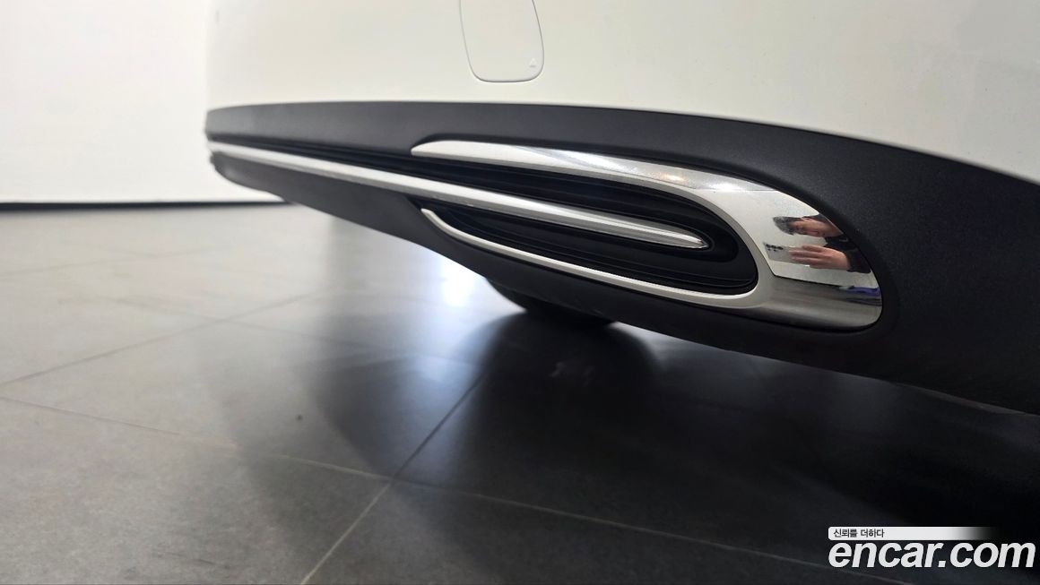 Mercedes-Benz E-Class 2025