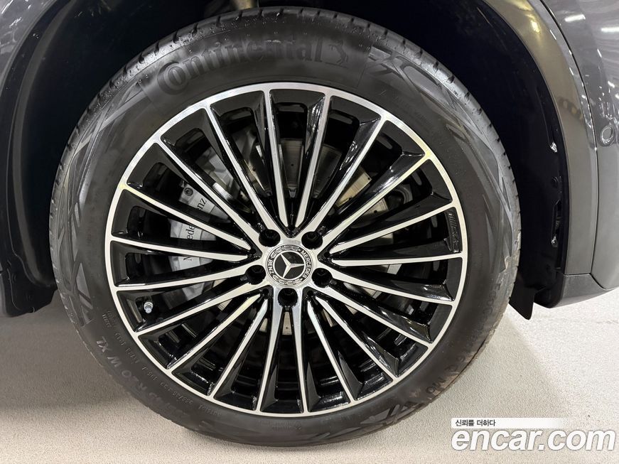 Mercedes-Benz GLC-Class 2025