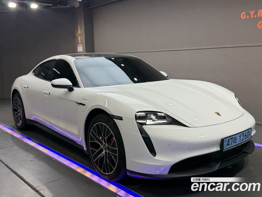 Porsche Taycan 2021
