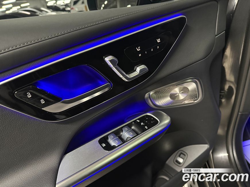 Mercedes-Benz GLC-Class 2025