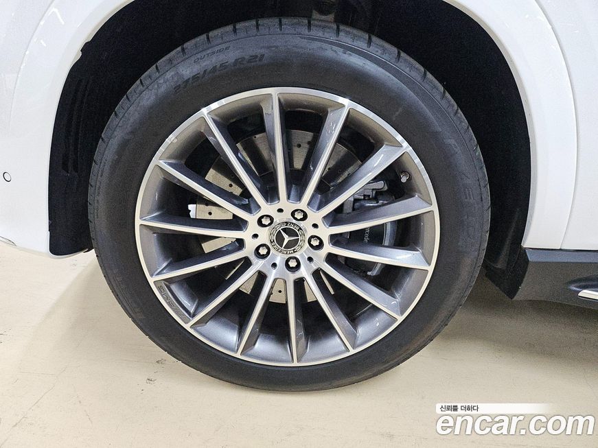 Mercedes-Benz GLE-Class 2025