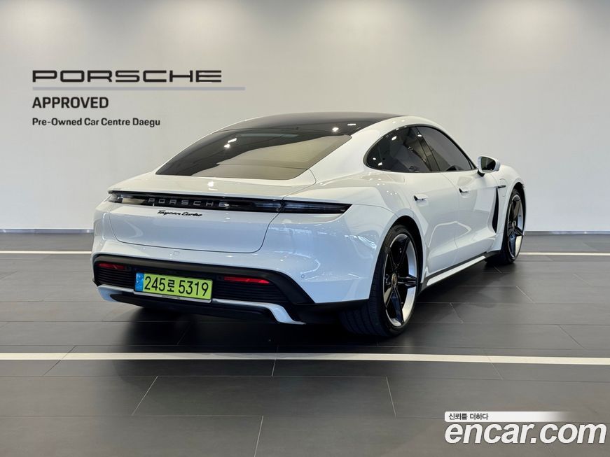 Porsche Taycan 2024