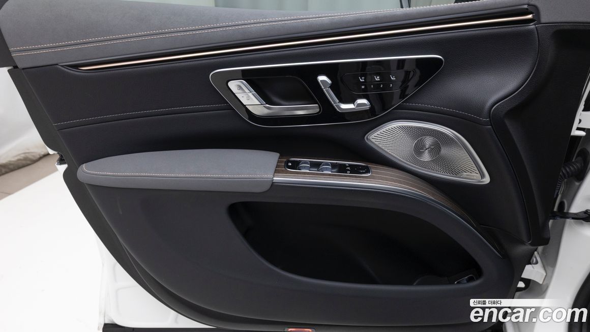 Mercedes-Benz EQS 2024