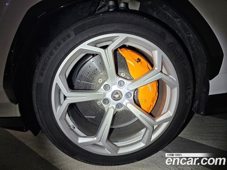 Lamborghini Urus 2019