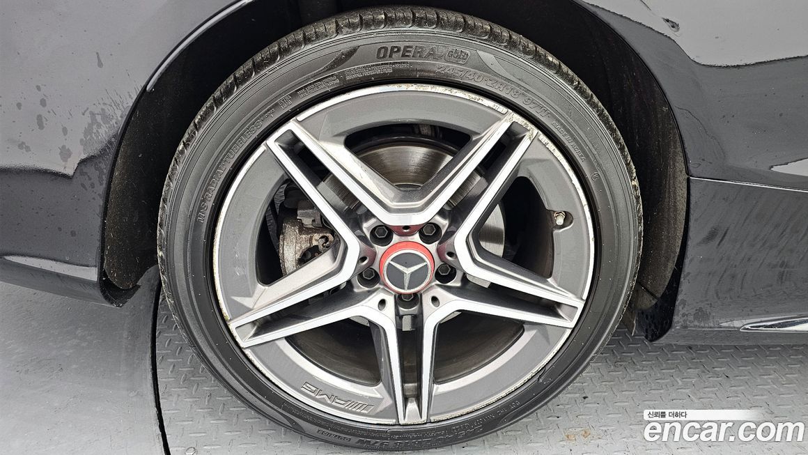 Mercedes-Benz C-Class 2021