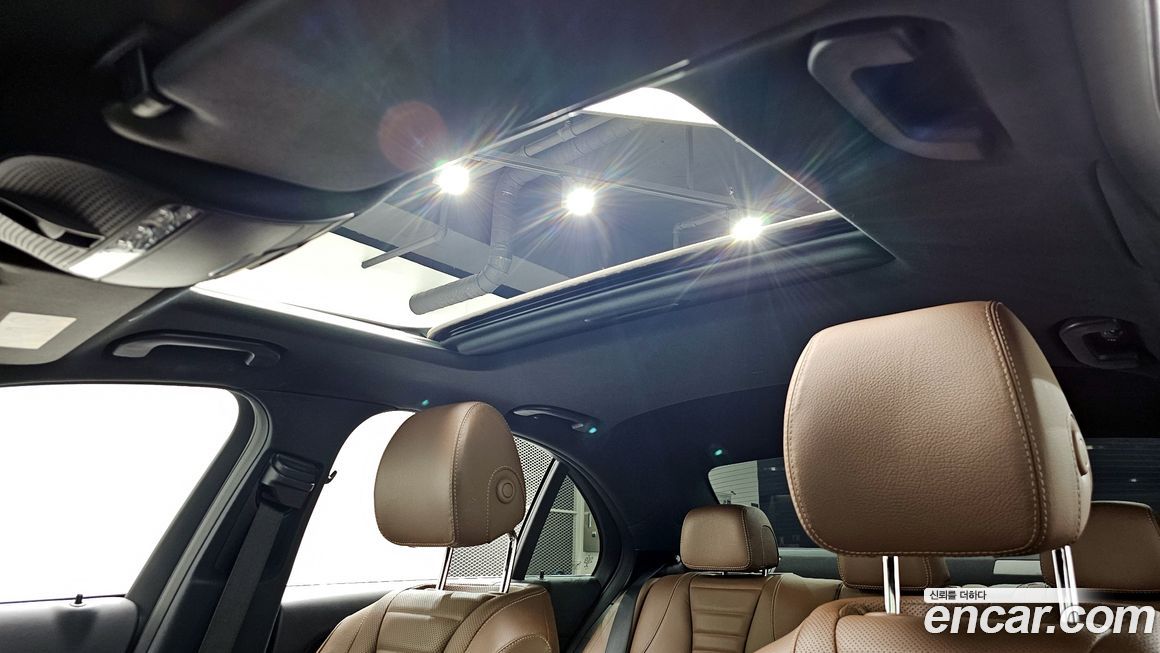 Mercedes-Benz E-Class 2022