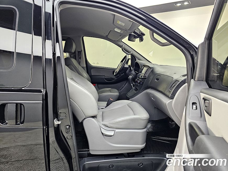Hyundai Starex 2021