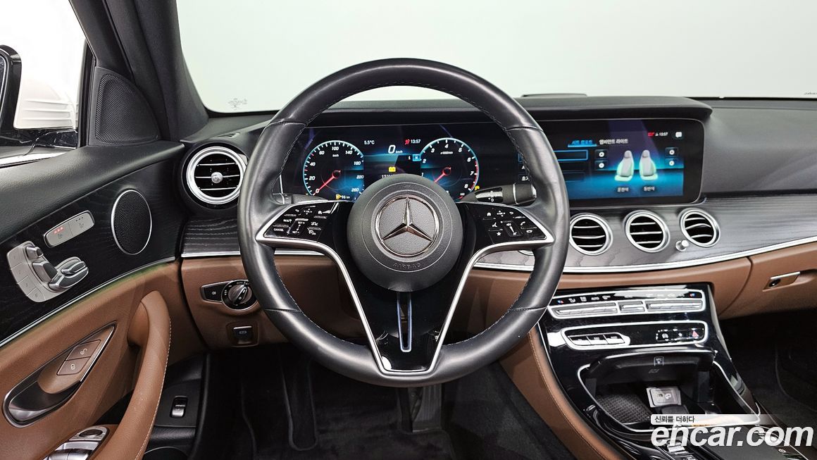 Mercedes-Benz E-Class 2022