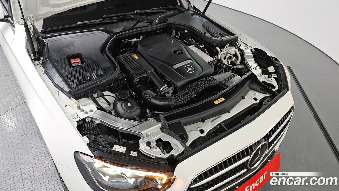 Mercedes-Benz E-Class 2022