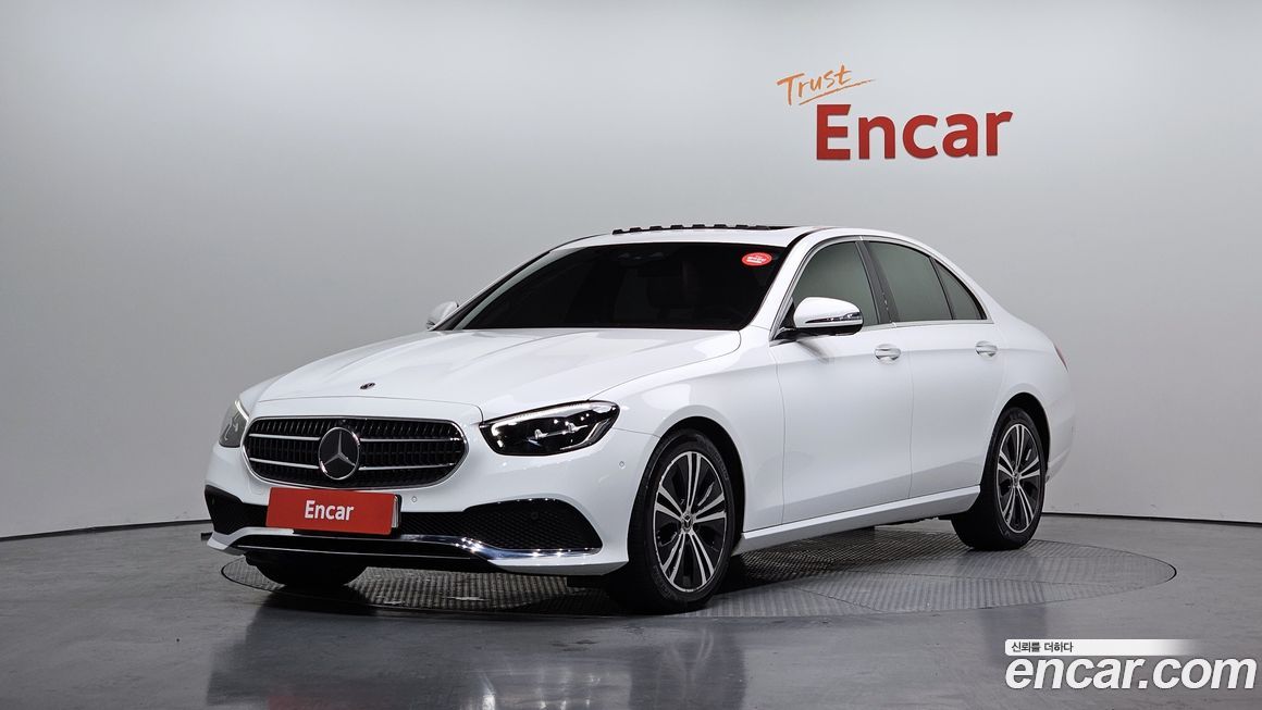 Mercedes-Benz E-Class 2022