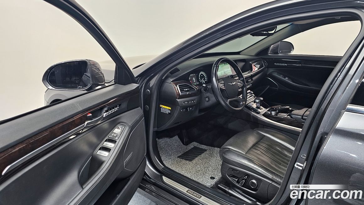 Genesis EQ900 2018