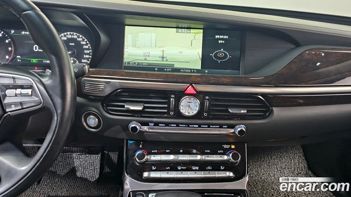 Genesis EQ900 2018