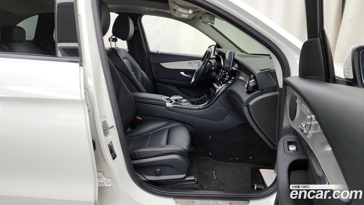 Mercedes-Benz GLC-Class 2019