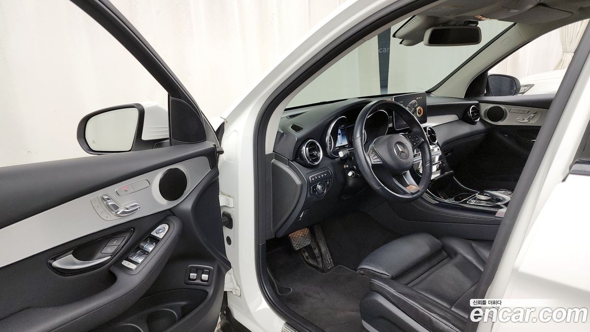 Mercedes-Benz GLC-Class 2019