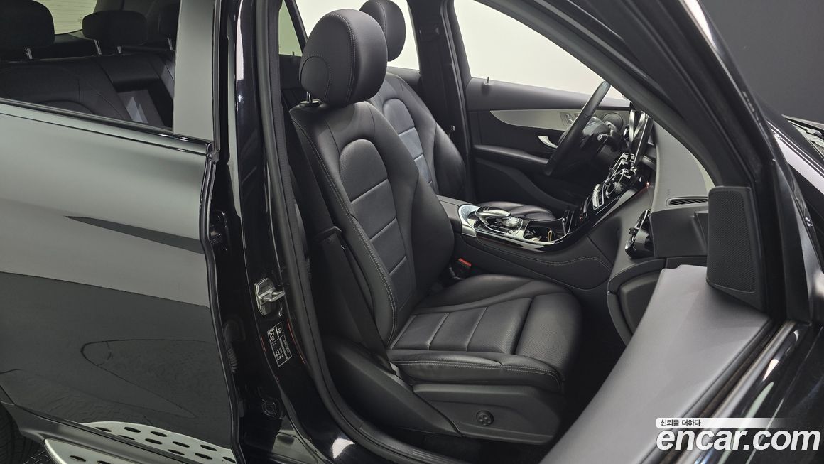 Mercedes-Benz GLC-Class 2019