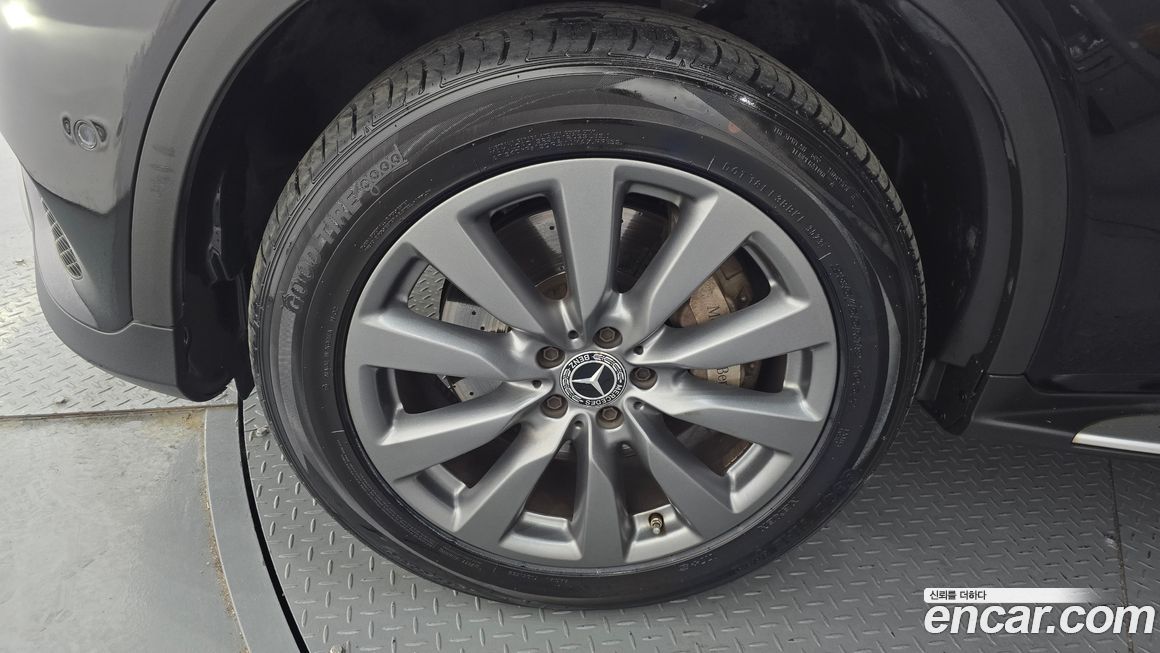 Mercedes-Benz GLC-Class 2019