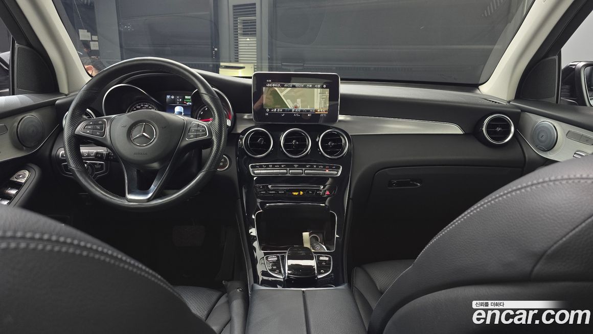 Mercedes-Benz GLC-Class 2019