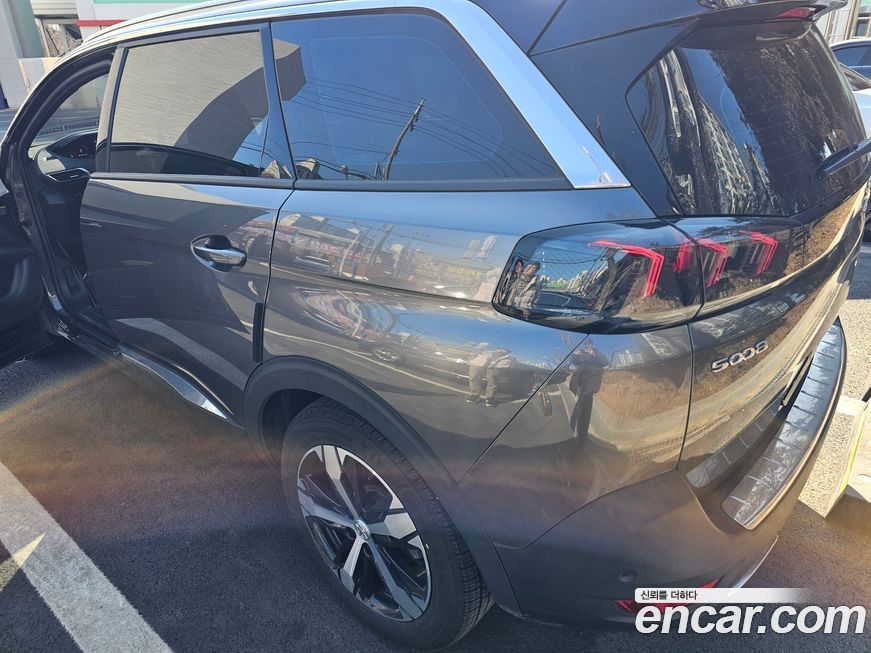Peugeot 5008 2021