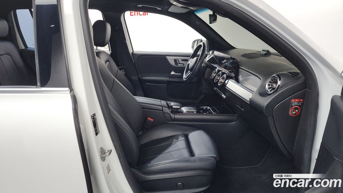 Mercedes-Benz GLB-Class 2021