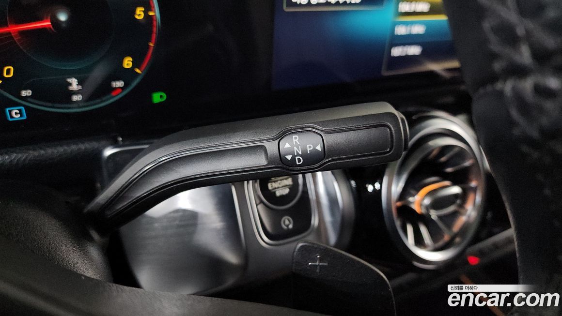 Mercedes-Benz GLB-Class 2021