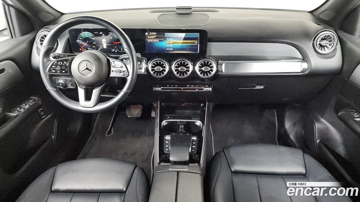 Mercedes-Benz GLB-Class 2021