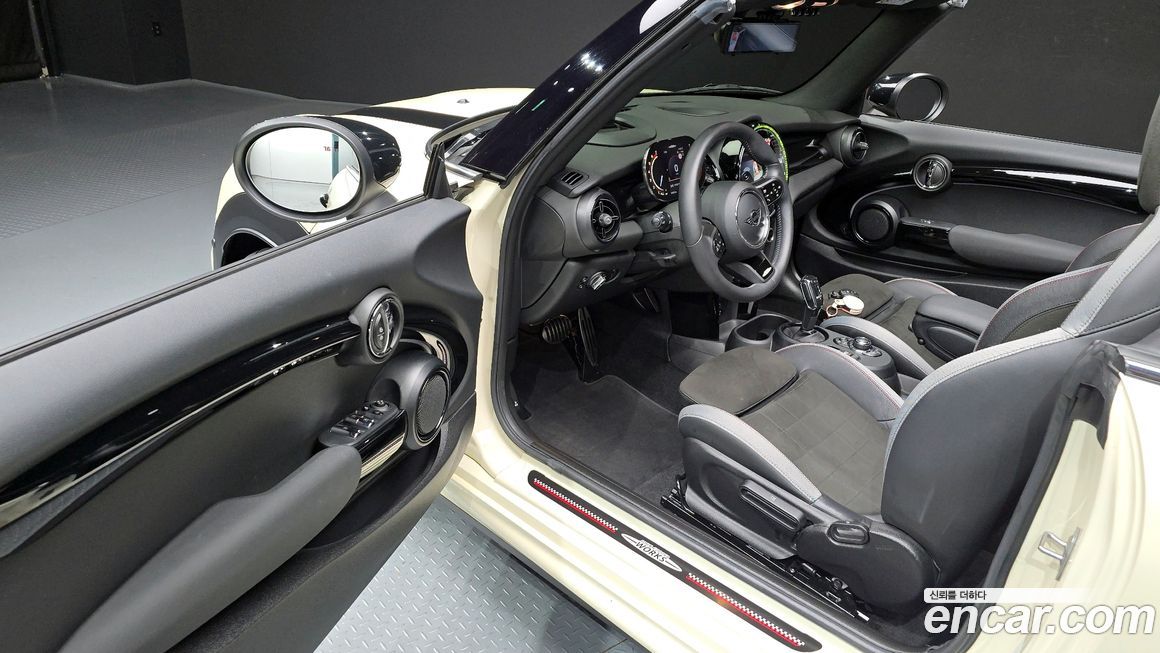 Mini Cooper Convertible 2022