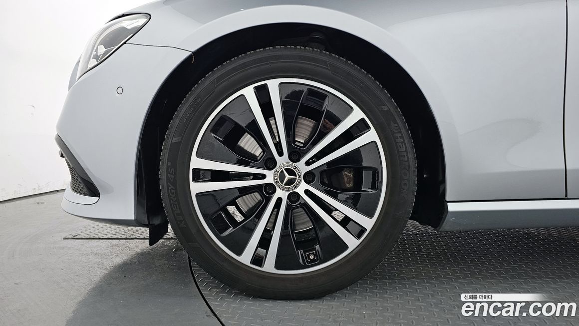 Mercedes-Benz E-Class 2022