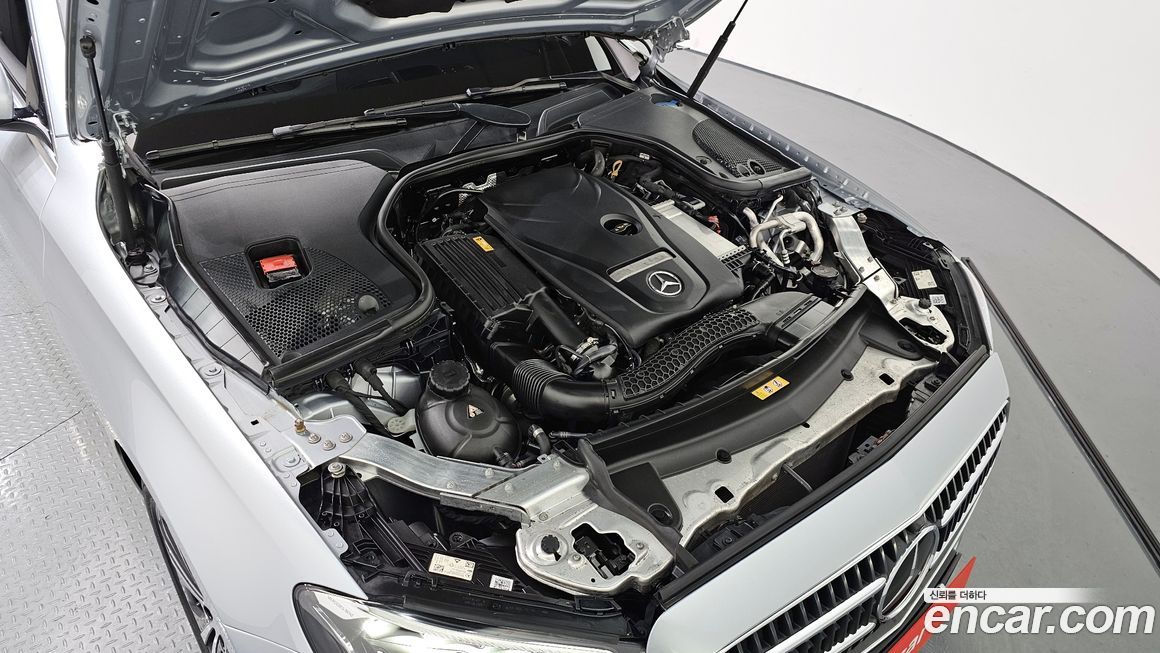 Mercedes-Benz E-Class 2022