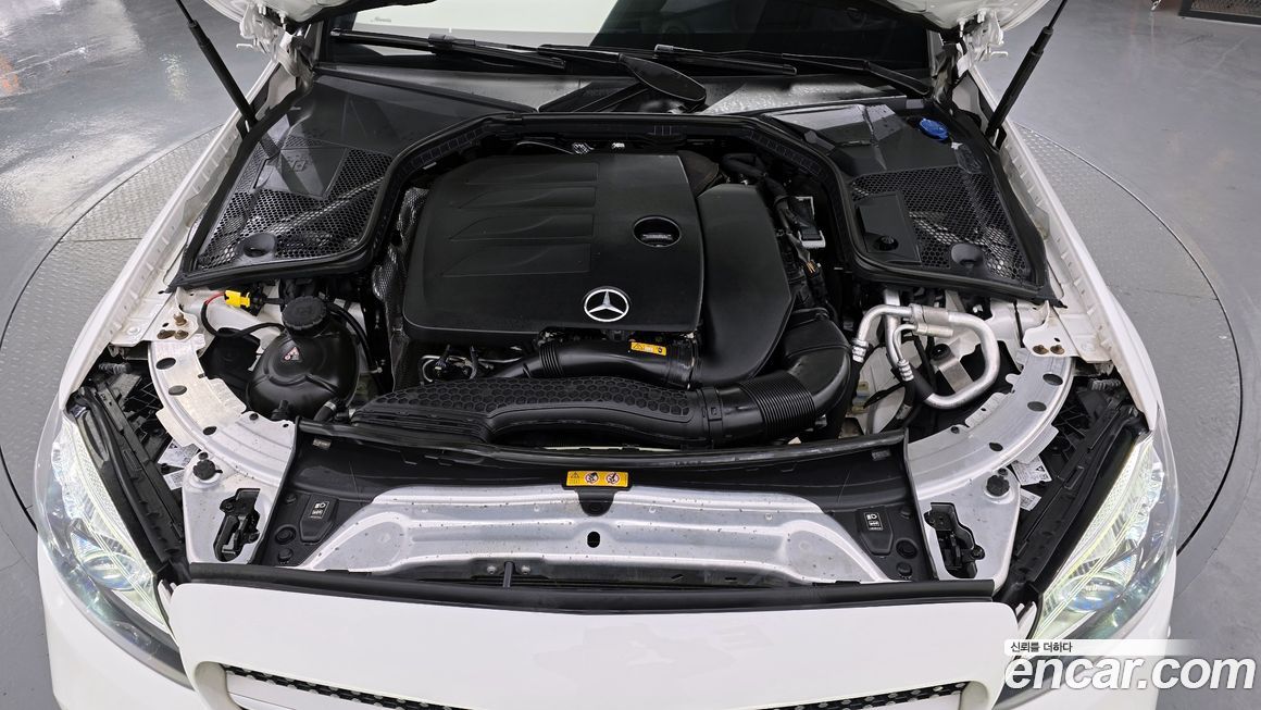 Mercedes-Benz C-Class 2021