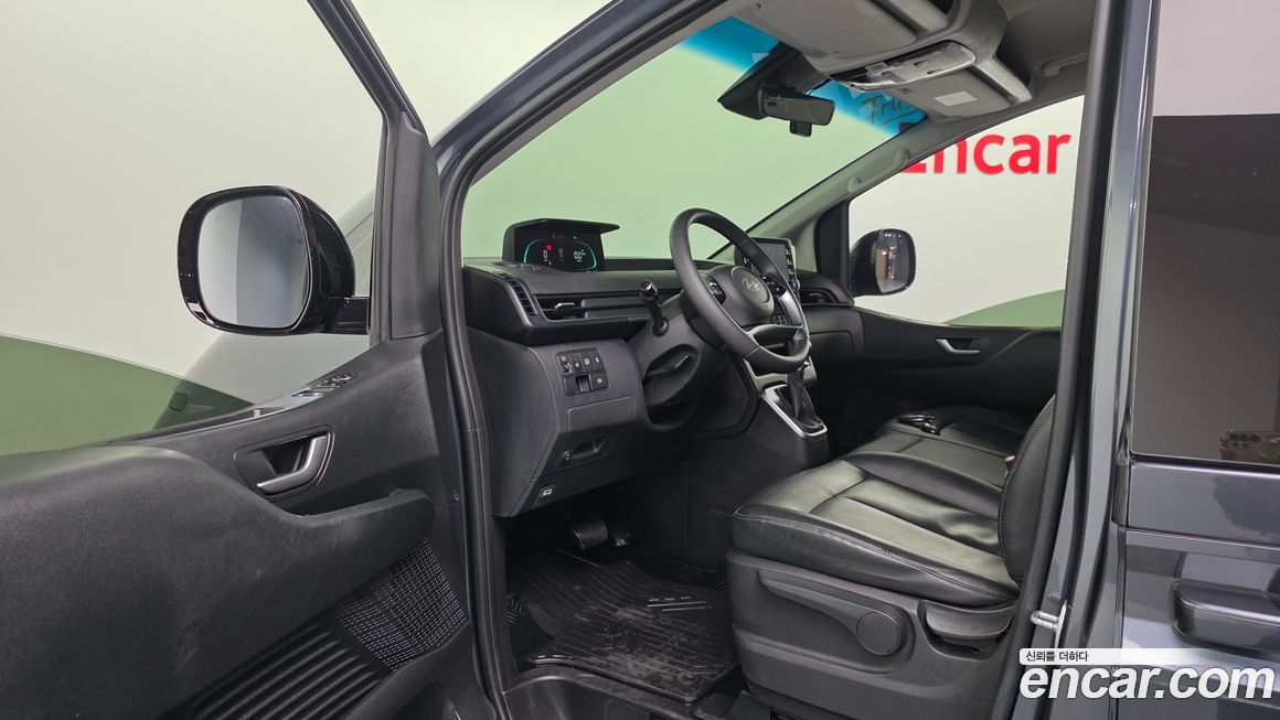Hyundai Staria 2025